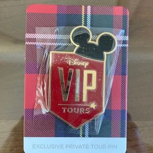 Disney VIP Tours Pin